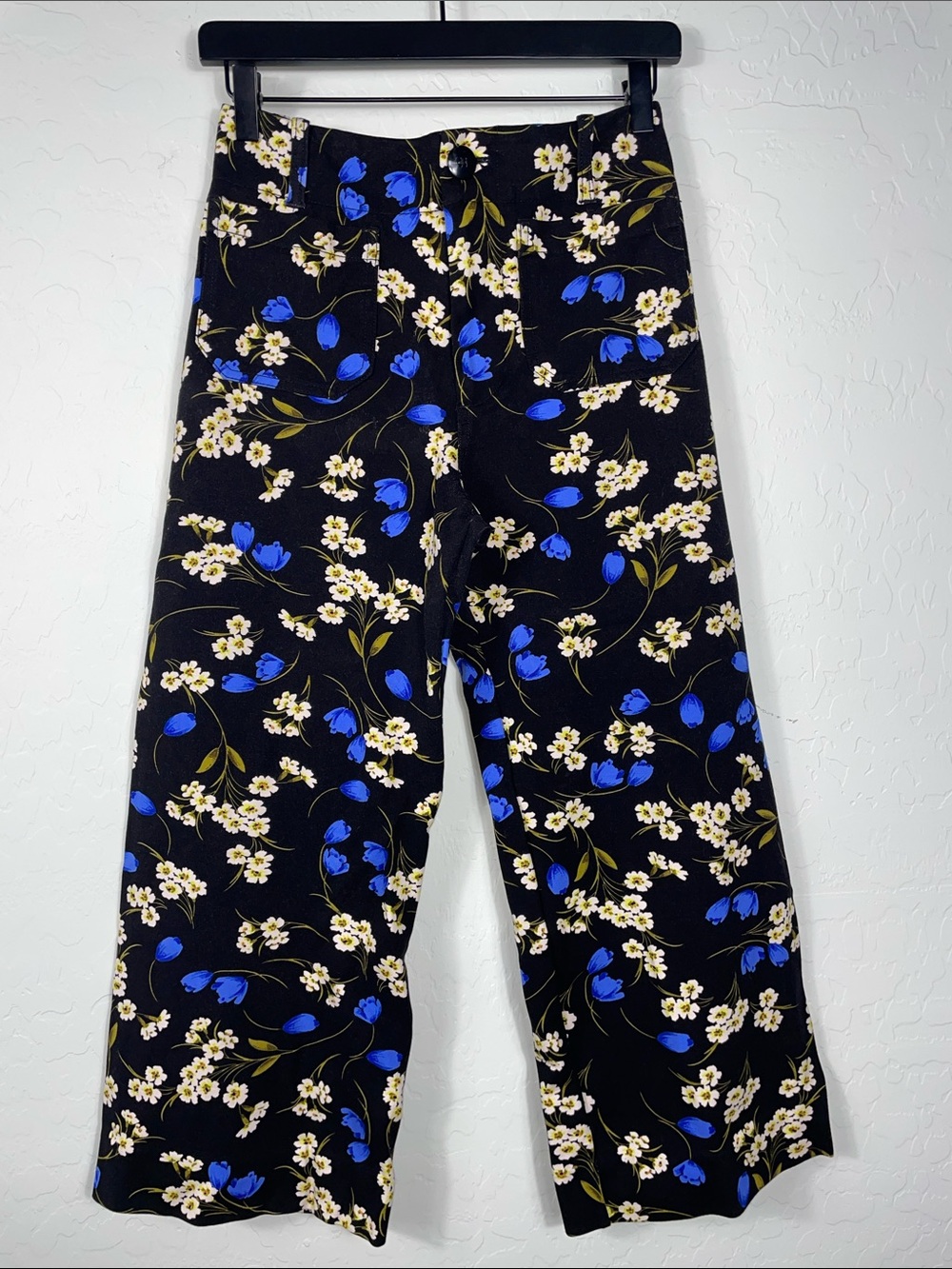 Maeve Black Floral Cropped Wide-Leg Pants with Blue & Cream Flowers